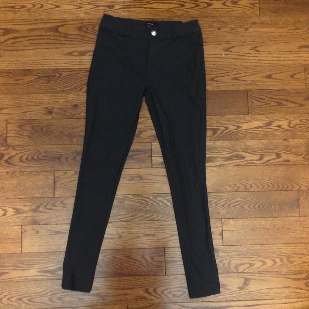 Black pants size small